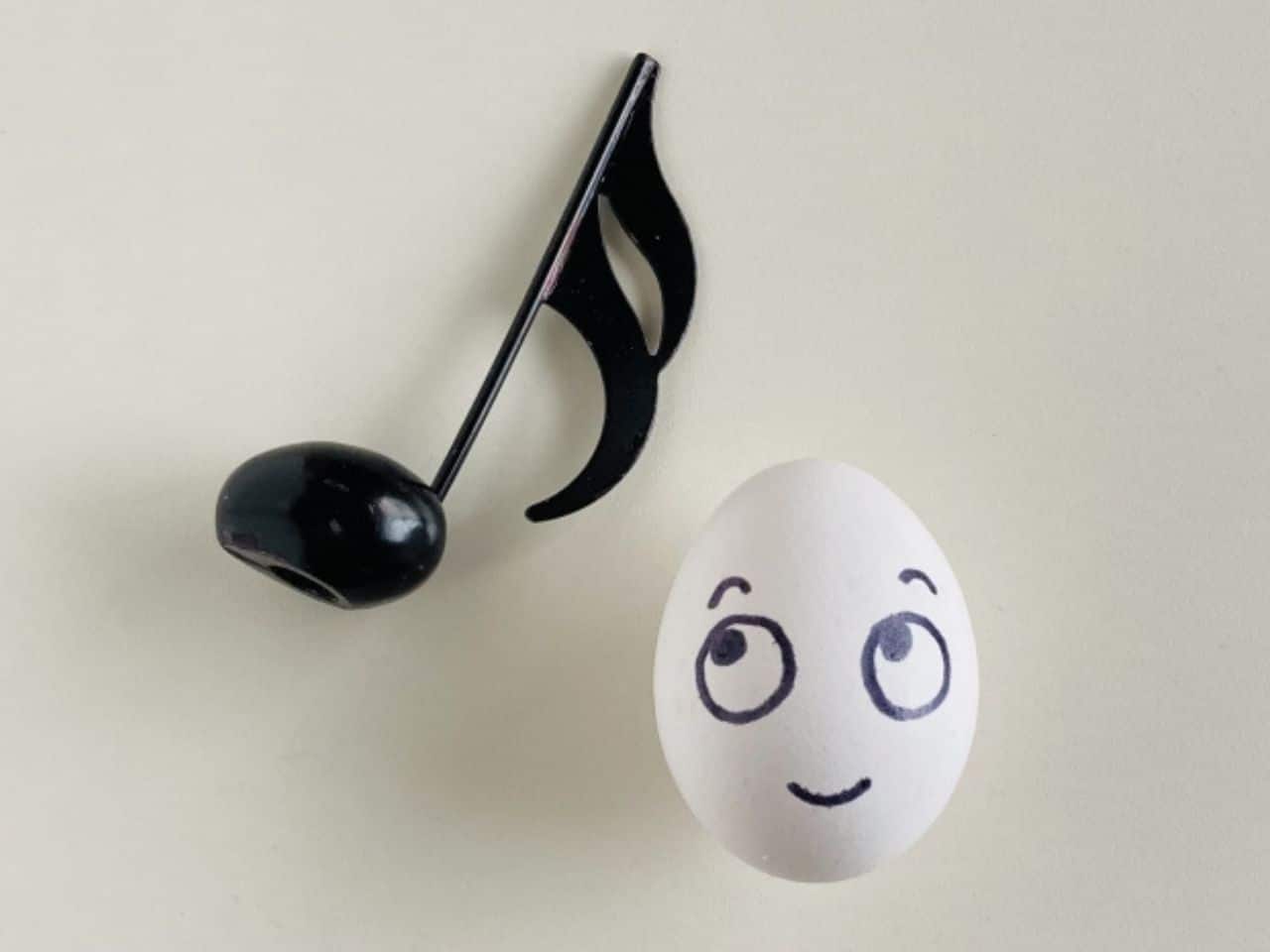 音符と卵